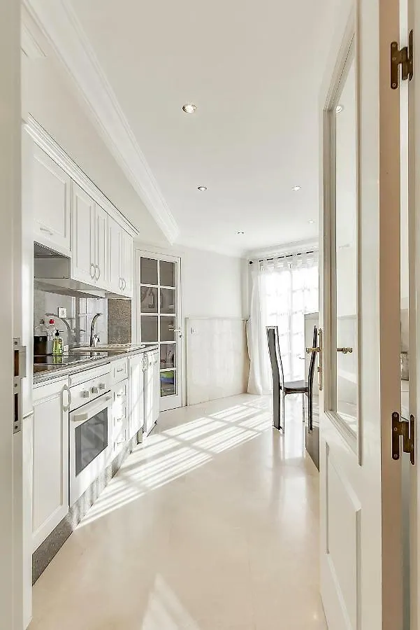 Apartment With Large Terrace In Terrazas Del Duque Адехе