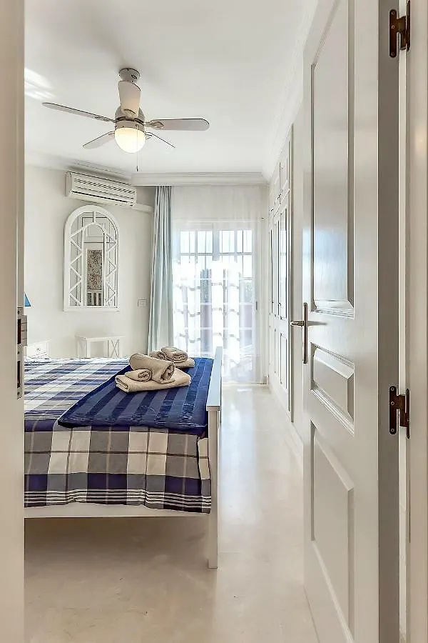 Apartment With Large Terrace In Terrazas Del Duque Адехе 0*,